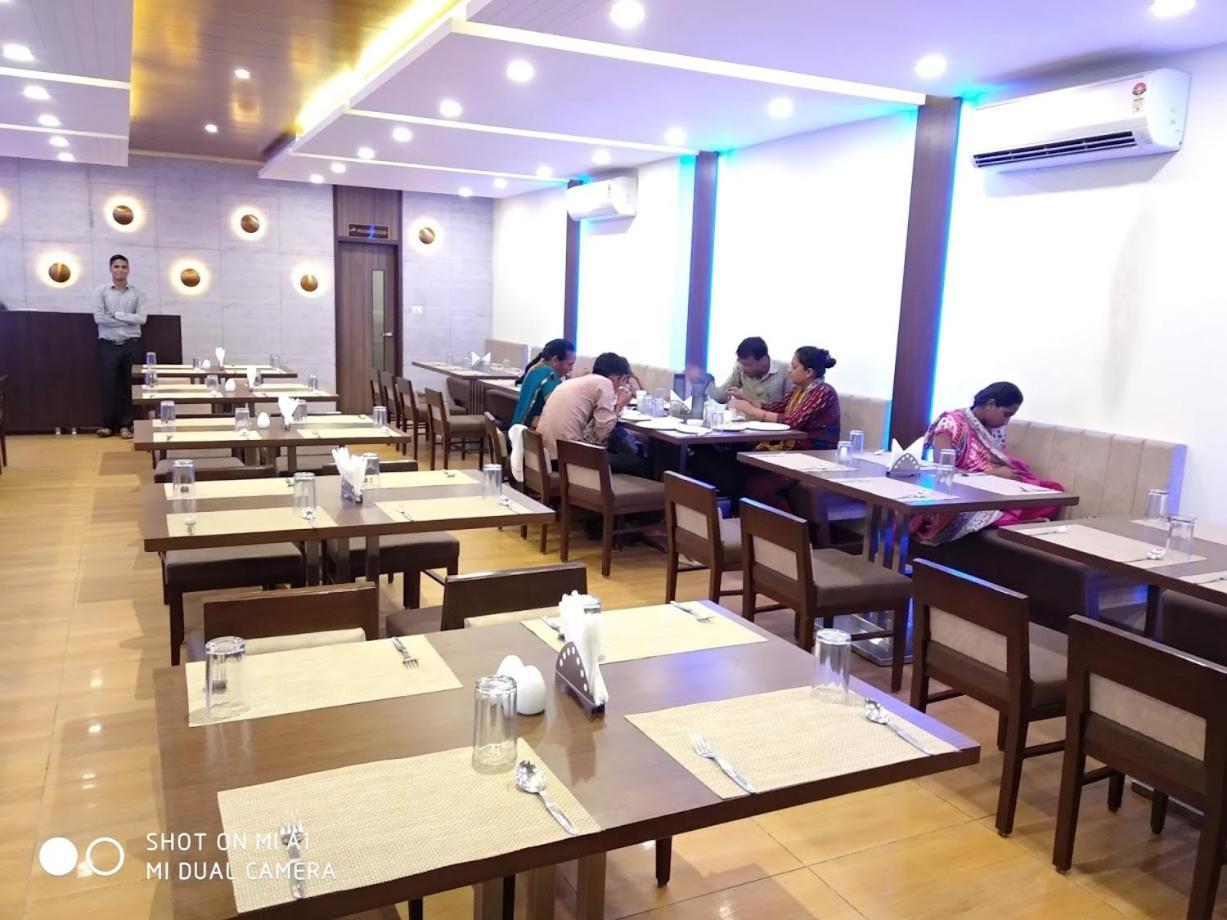 Hotel Sammati Kheda Ngoại thất bức ảnh